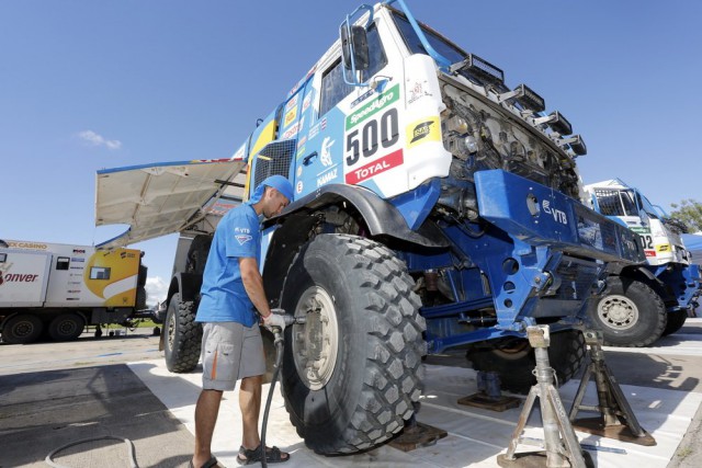 КАМАЗ опять всех ...