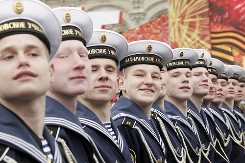 Шойгу вернул суворовцев на Парады Победы