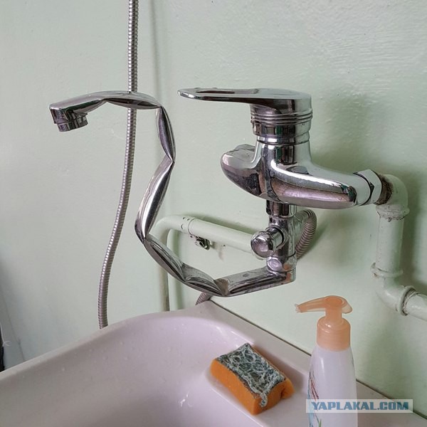 Просто кран в детском саду, Омск