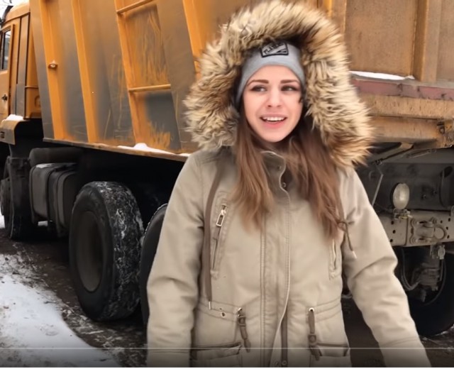 «В автошколе думали, что я ошиблась дверью». История 26-летней Саши — самой молодой дальнобойщицы Беларуси