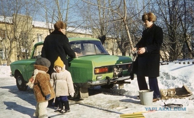 Фотохроника "загнивающего совка". Часть 11. Советские автомобили