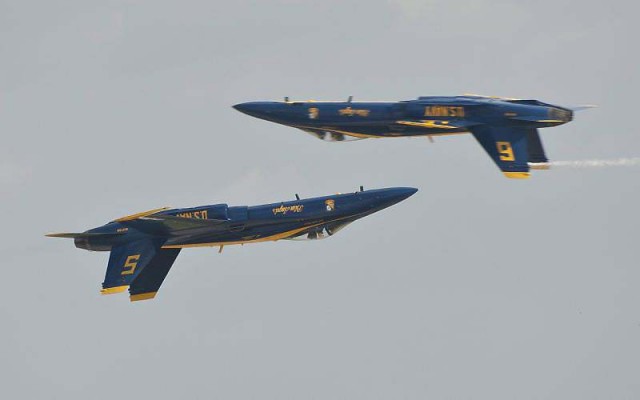 Шоу пилотажной группы Blue Angels