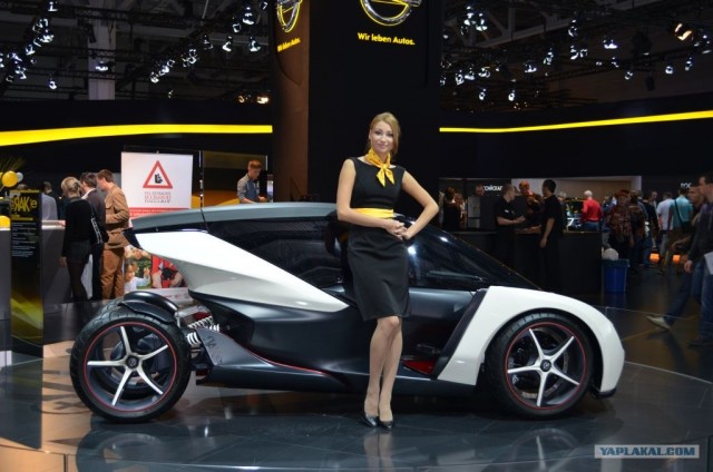 Девушки на ММАС 2012