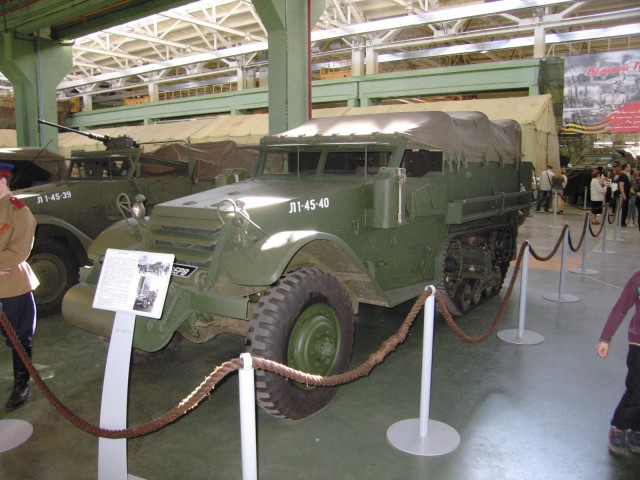 Выставка военных автомобилей. ПО "Ленрезерв", СПб.