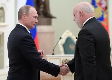 Путин наградил орденами Вексельберга и Евтушенкова-младшего