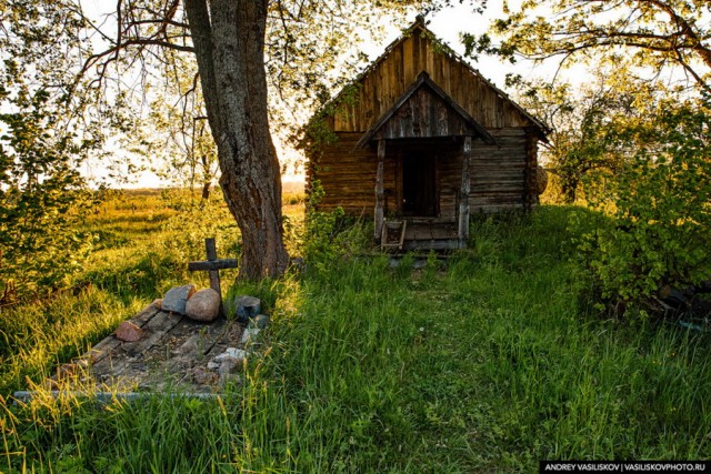 Заброшенная кинодеревня, которая спряталась в Псковских лесах