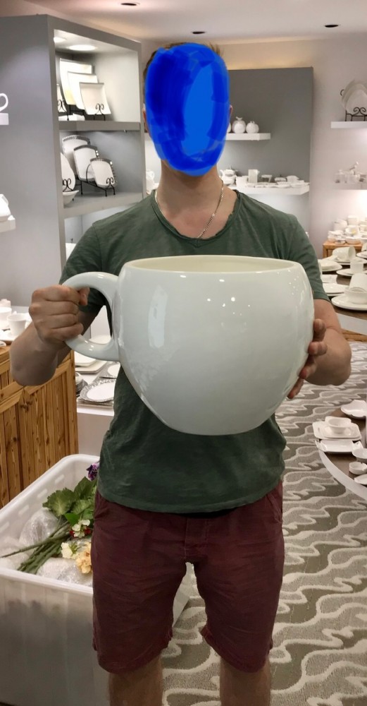 А из какой кружки вы пьёте на работе?