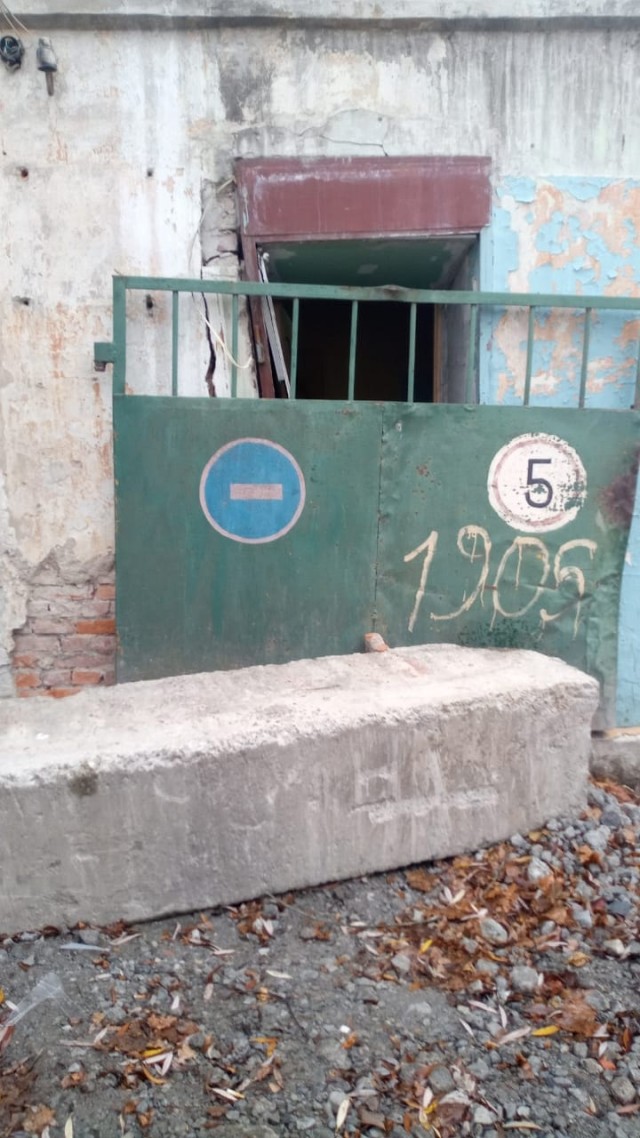 Приехал блин двери поставить