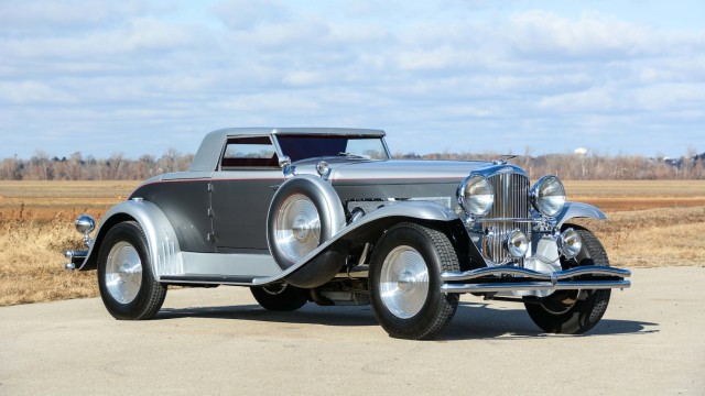 10 самых дорогих автомобилей аукциона Mecum за 2022 год.