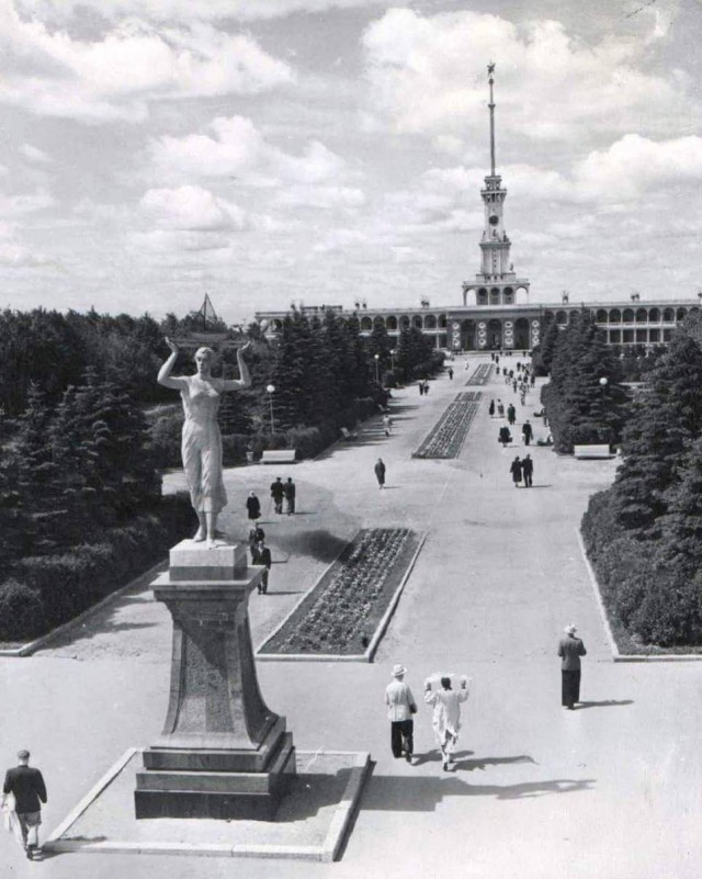 Москва и москвичи. Двадцатый век. 11.07.24