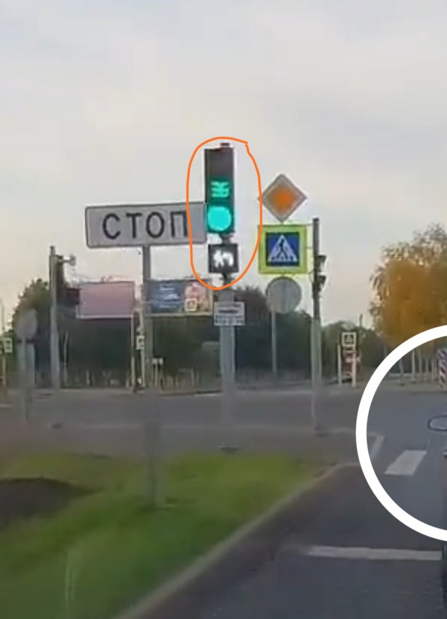 На одном из переходов Санкт-Петербурга