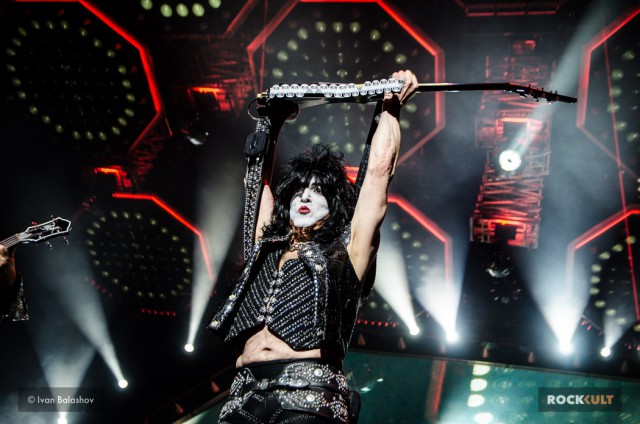 Kiss - Dynasty. История создания