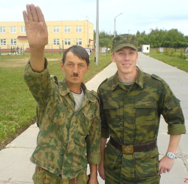 АРМИЯ, падонки с оружием. Солдаты, матросы и т.п.