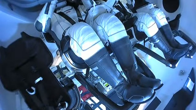 Прямо сейчас в прямом эфире посадка SpaceX DM-2