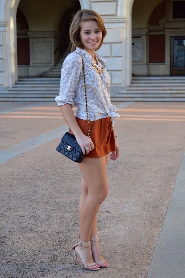 Девушки в мини