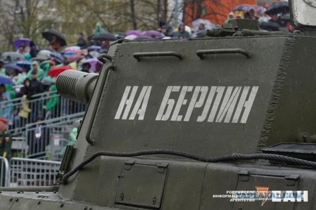 Торжественное шествие раритетной техники в День Победы прошло в Верхней Пышме. Фото