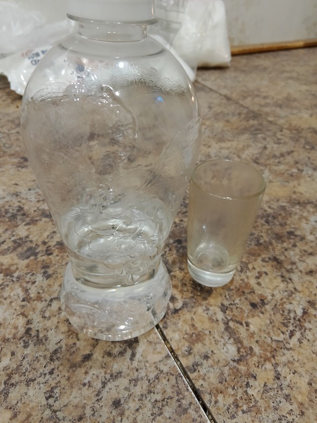 Джин из бутылки. Тереть не нужно.