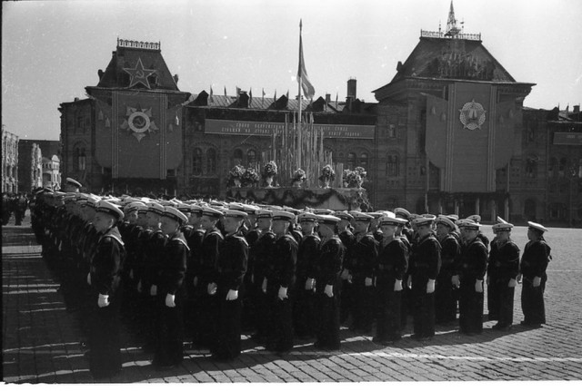 Военный парад весна 1951 года.