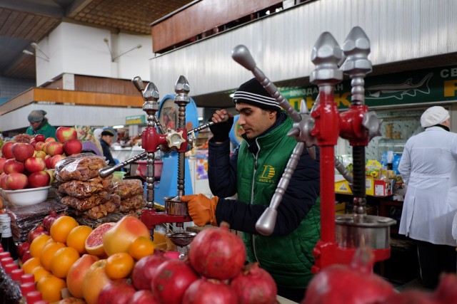 Зеленый рынок в Алматы