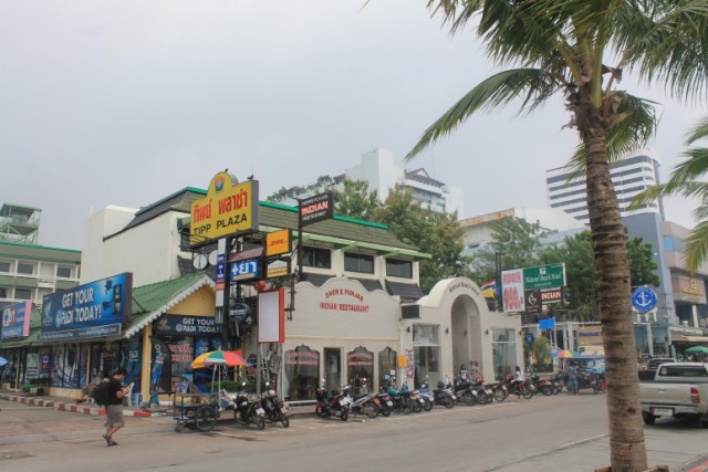 Тайские проститутки, транссексуалы, экскурсии и тайский массаж. Непутёвые заметки.