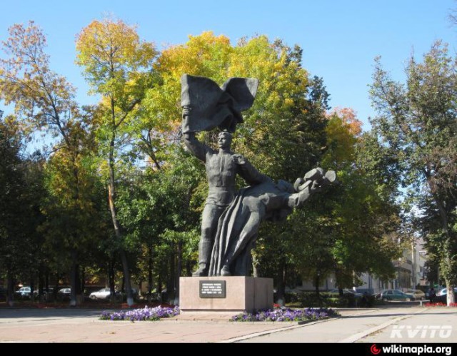 Памятники, которые иначе воспринимаются народом