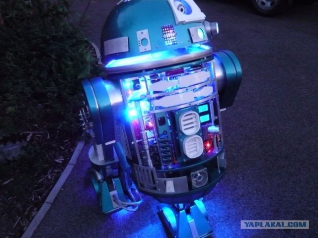 Системный блок в виде робота "R2-D2"