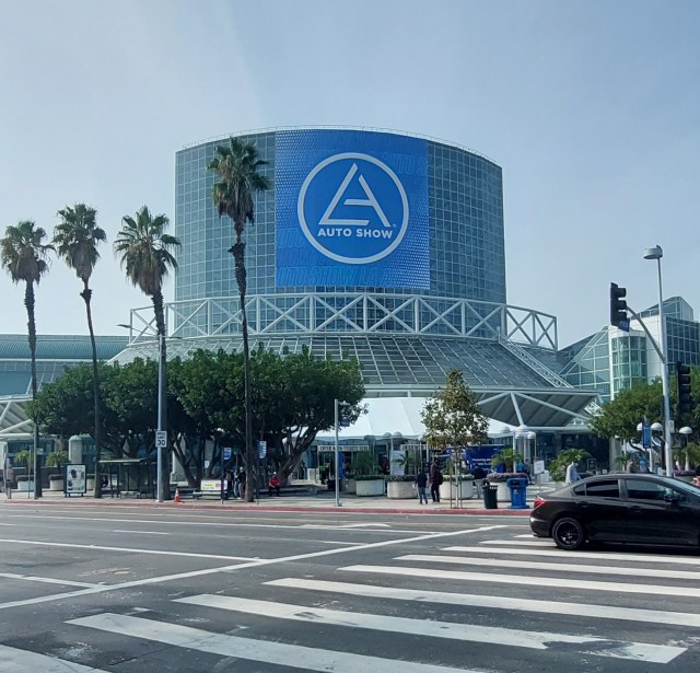 Новые автомобили на выставке Los Angeles Auto Show - 2021