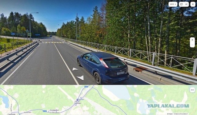 Перекинул через отбойник