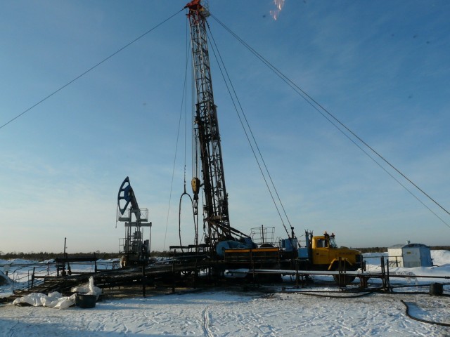 С Днём нефтяника!
