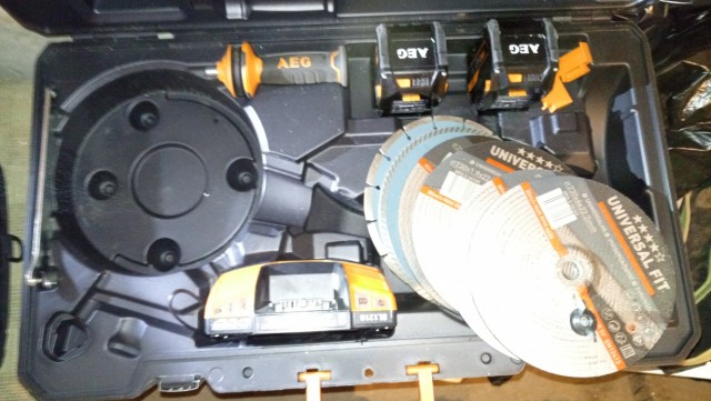Продам Аккумуляторная ушм (болгарка) AEG bews18-230BL Пересыл