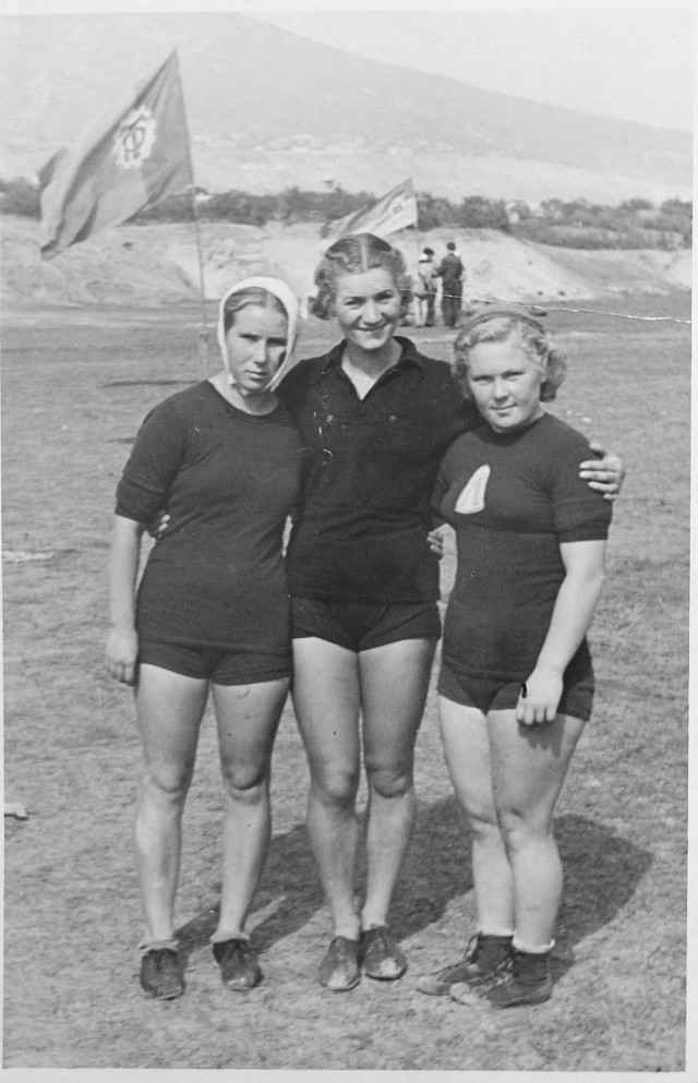 Фотографии из прошлого нашей страны - 28