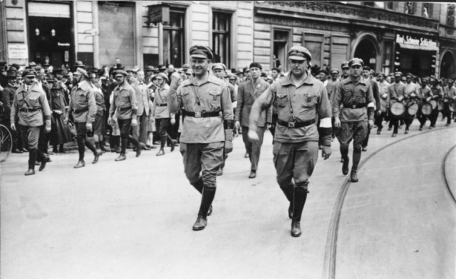 День в истории. Самая большая в истории резня коммунистов