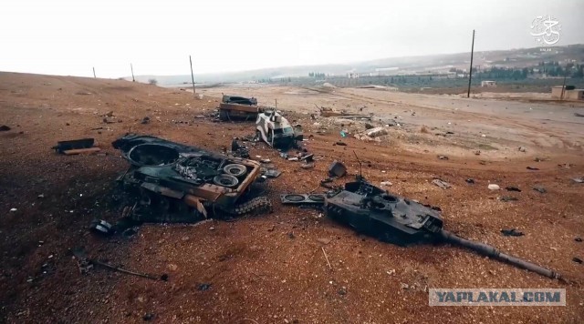 Наши бойцы осматривают подбитый Leopard 2A6 в районе села Степовое на авдеевском направлении