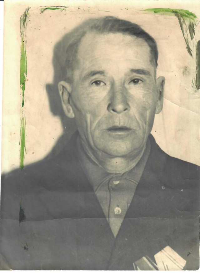 А давайте свой Бессмертный Полк сделаем? Я начинаю. Все таки канун Дня Победы
