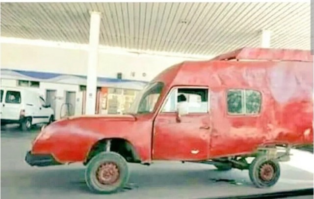 Алло? Ты вообще с кем на свидание пошел?
