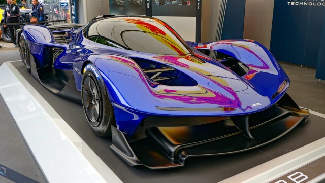 Новый гиперкар Red Bull оказался быстрее Формулы 1