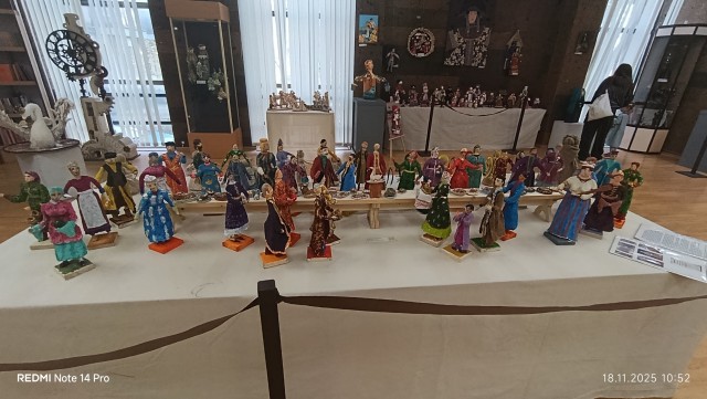 Выставка кукол в библиотеке Ростова