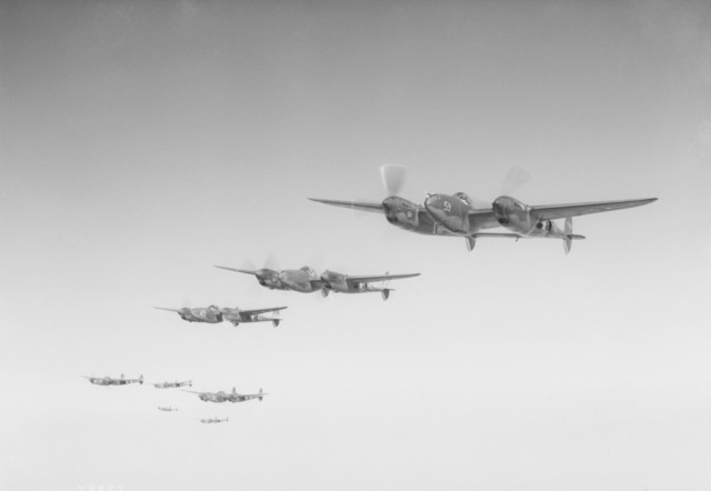 Многоцелевой истребитель P-38 «Lightning»