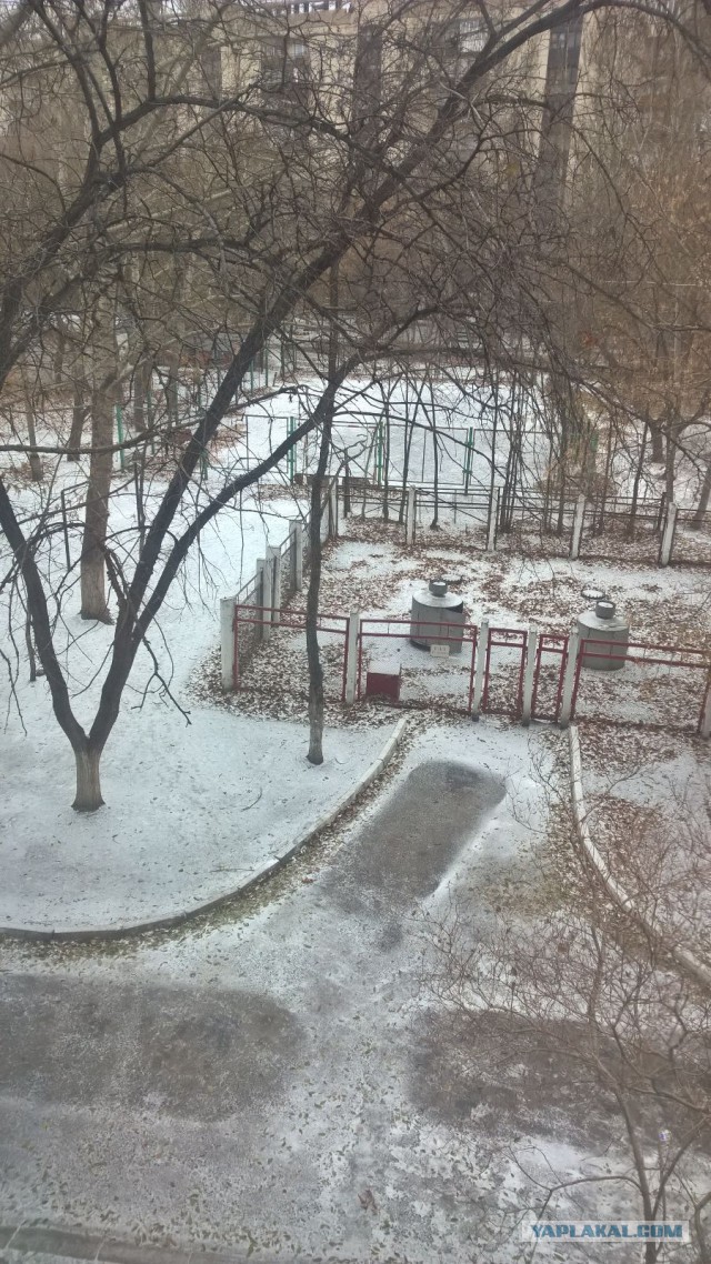 А за окном...