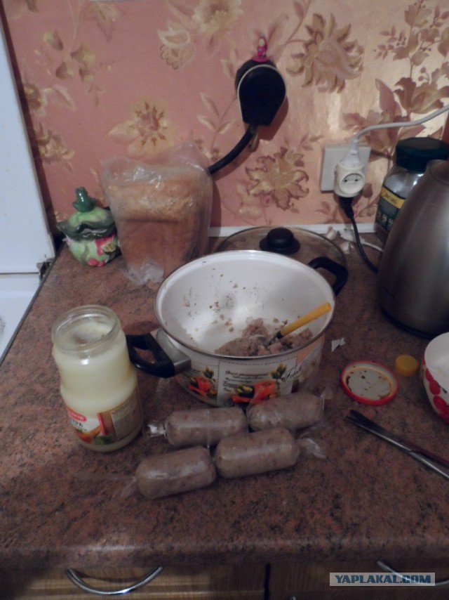 Куриные колбаски с гречей и котлетки
