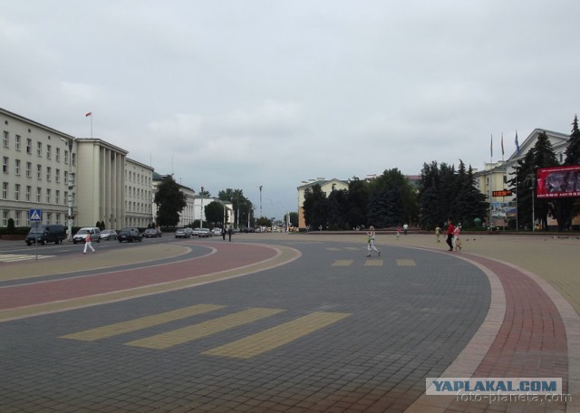 Советский детсад на прогулке