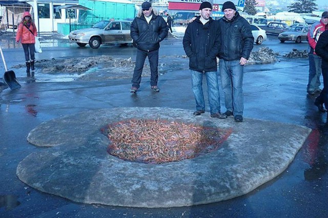 На конкурс "Убитые дороги" больше всего фото прислали из Саратовской области