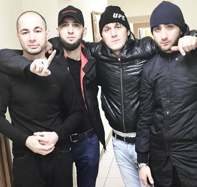 Камера сняла нападение на полицейского в московском метро
