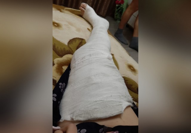В Новосибирске водитель наехал на маму с коляской после замечания, что он паркуется в неположенном месте