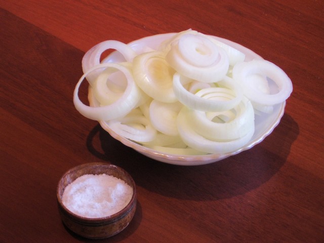 Лук в кляре.