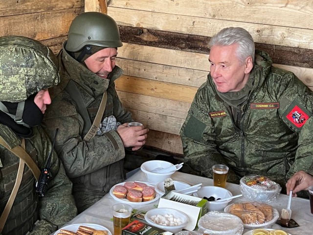 Собянин побывал в зоне СВО на линии обороны и показал укрепления
