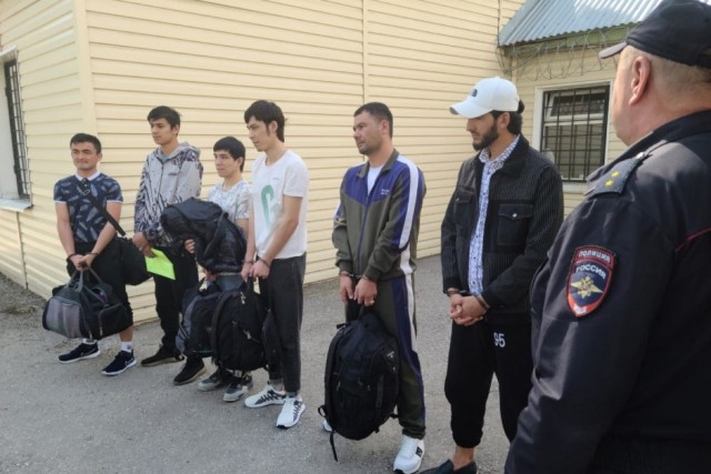 Количество мигрантов не сдавших экзамены по знанию русского языка и истории выросло в 10 раз.