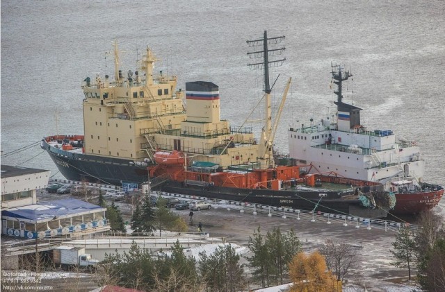 Конвой ледоколов в Белом море