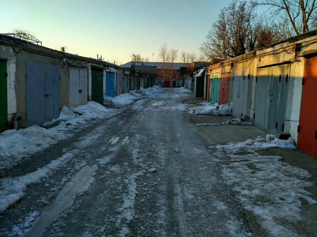 Еще один гараж...