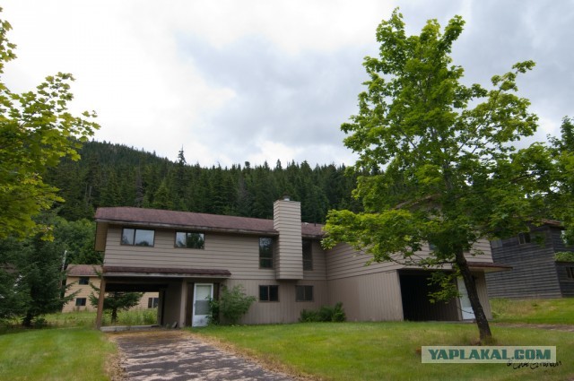 Канадский город-призрак застывший в 80-х